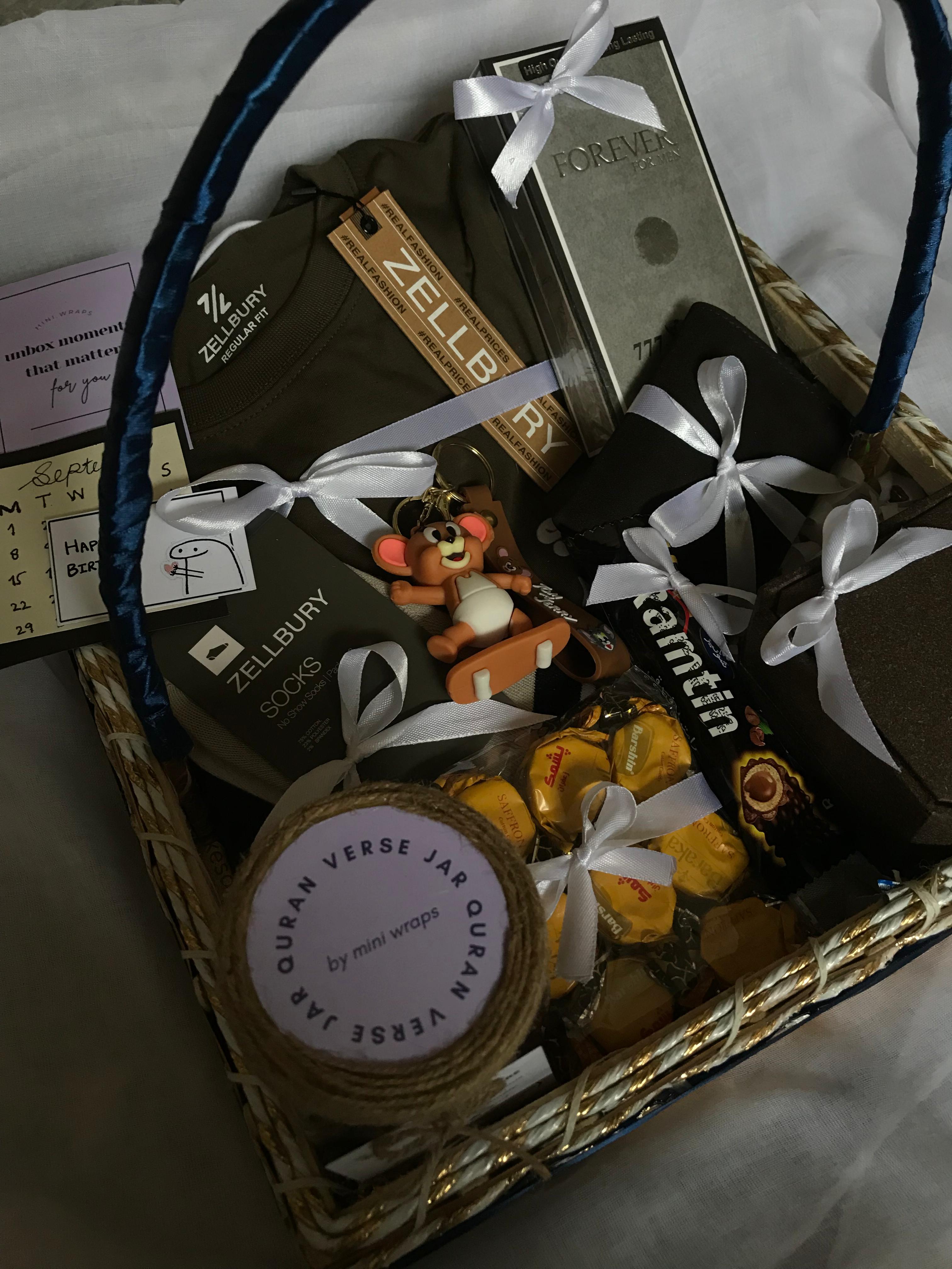 Luxury Gift Basket – Zellbury Essentials, Quran Verse Jar & Premium Goodies
