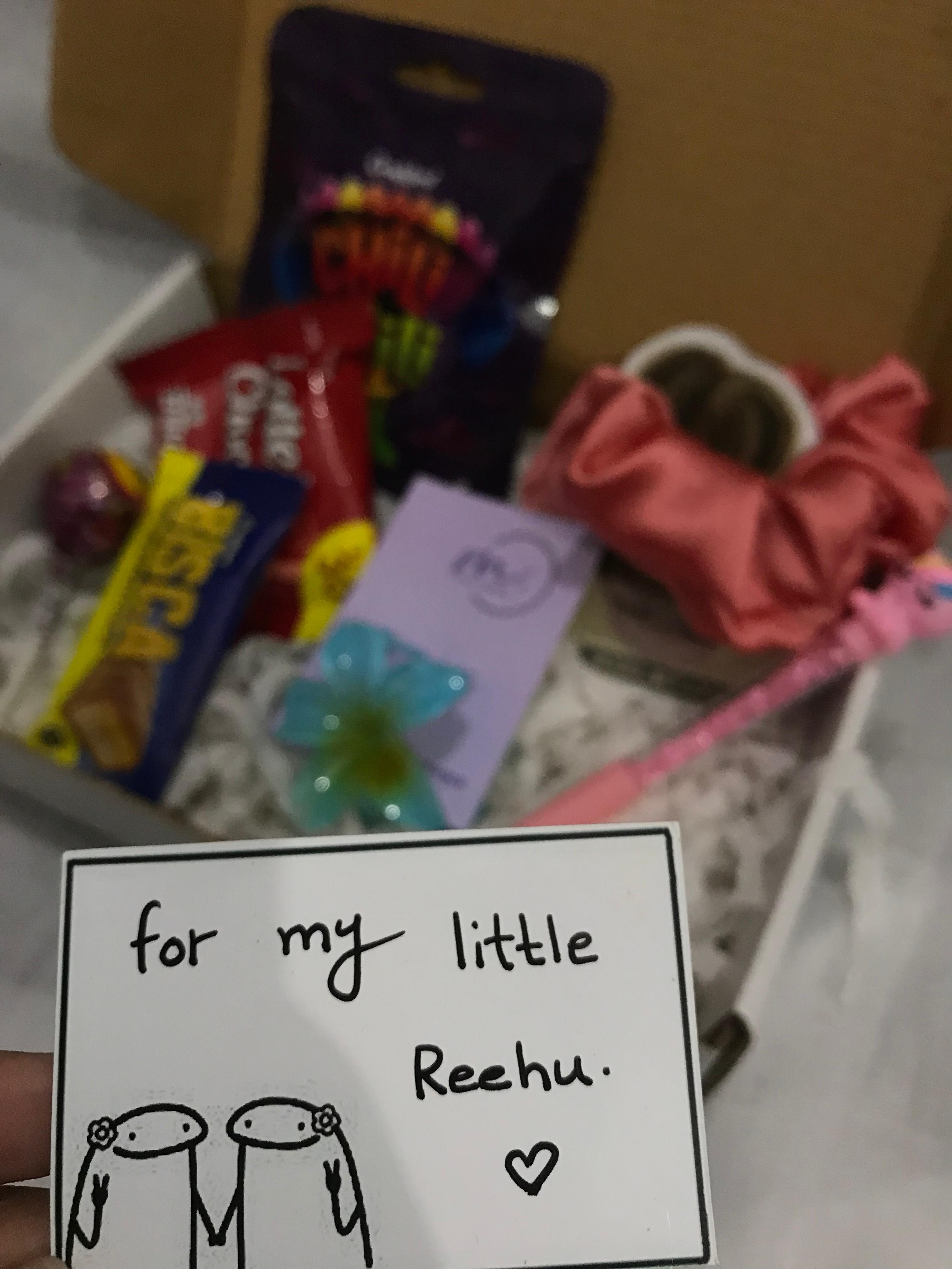 Cute Mini Gift Box – Snacks, Accessories & Stationery